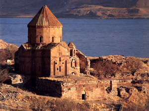 L’église Sainte Croix d’Akhtamar -sur le lac de Van- restauré