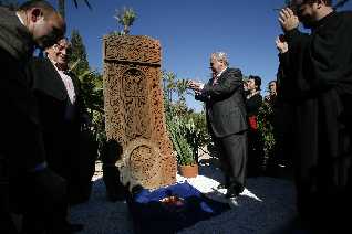 Inauguration du premier khatchkar d’Espagne à Alicante