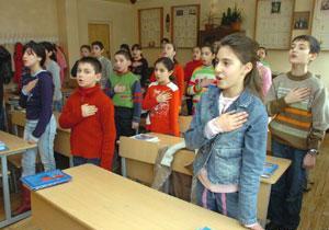 L’hymne national et le tricolore arménien dans toutes les écoles de la capitale