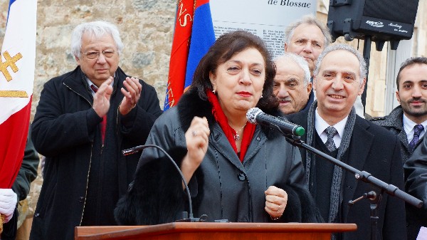 L’inauguration du Khatchkar du Collège Samuel Moorat à Sèvres