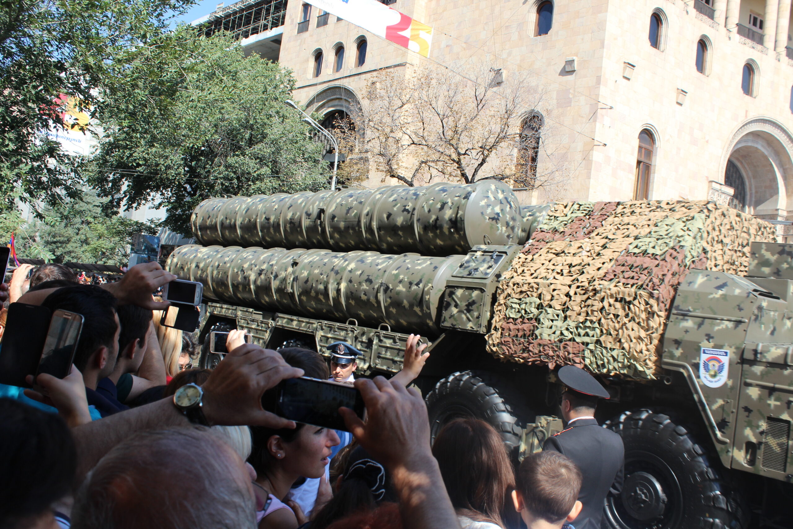 Défilé militaire impressionnant à Erévan pour le 25e anniversaire de l’Indépendance de l’Arménie