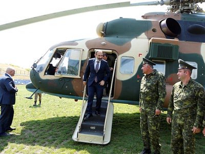 Nikol Pachinian est arrivé en Artsakh pour une visite de travail