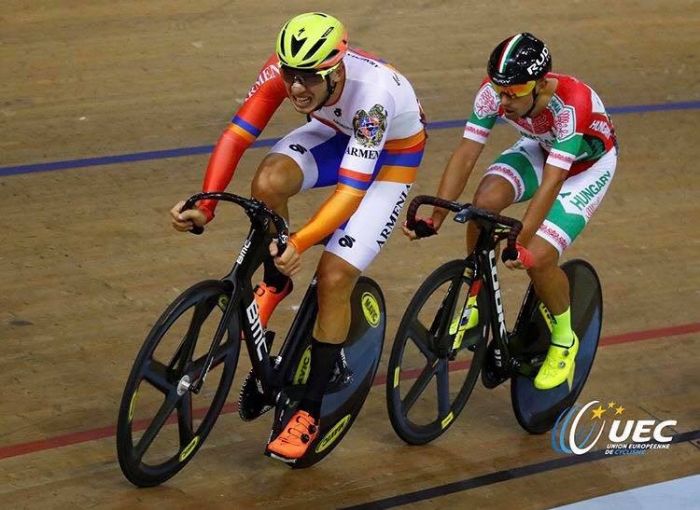 Edgar Stapanyan (Arménie) aux championnats d’Europe de cyclisme sur piste à Glasgow (Ecosse)