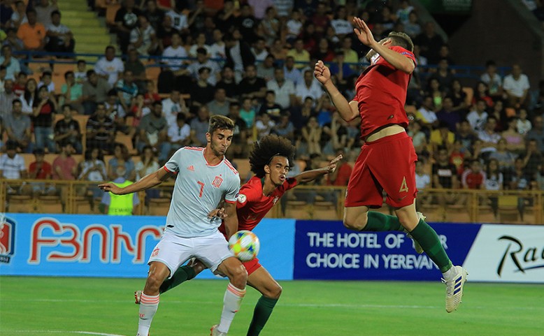 A Erévan (Arménie) en finale européenne des U19 l’Espagne s’impose sur le Portugal (2-0)