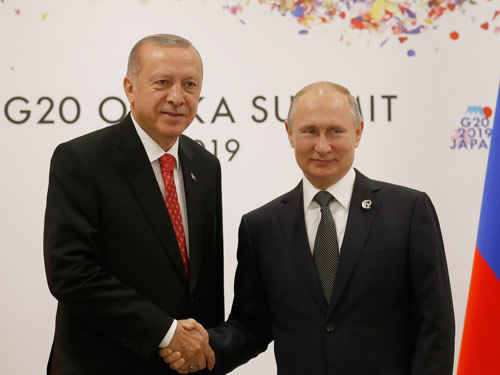 Erdogan dit espérer parvenir avec Poutine à un cessez-le-feu à Idleb