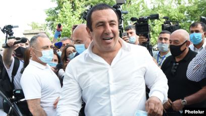 Le tribunal demande de nouvelles audiences sur l’arrestation de Tsarukian