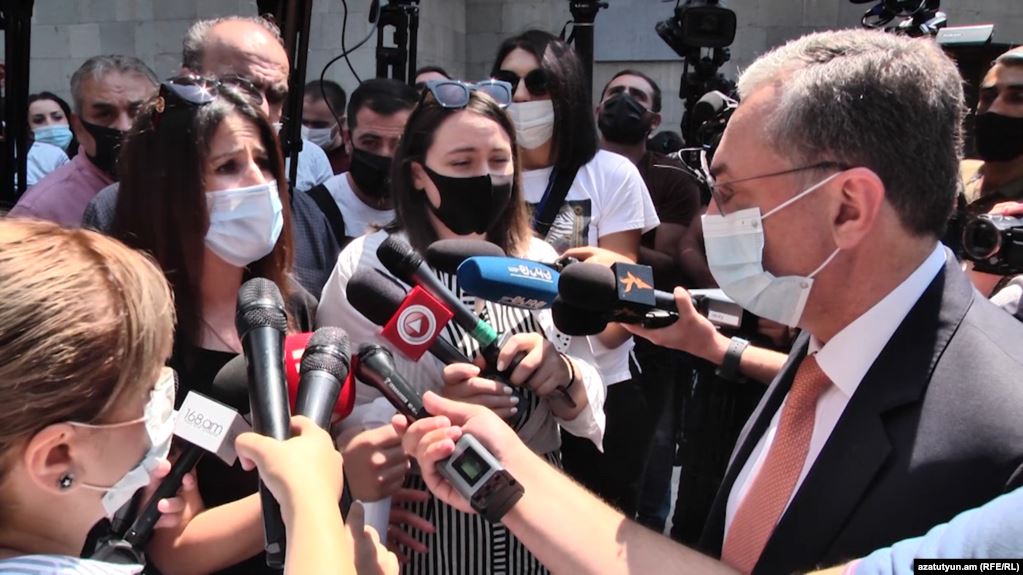 En Arménie, des manifestants demandent la possibilité de se rendre en Russie