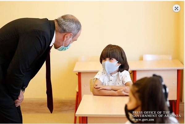 Le Premier ministre aux élèves: marchez fièrement sur le chemin de la connaissance, de l’éducation, de l’apprentissage et fixez-vous des objectifs ambitieux devant vous