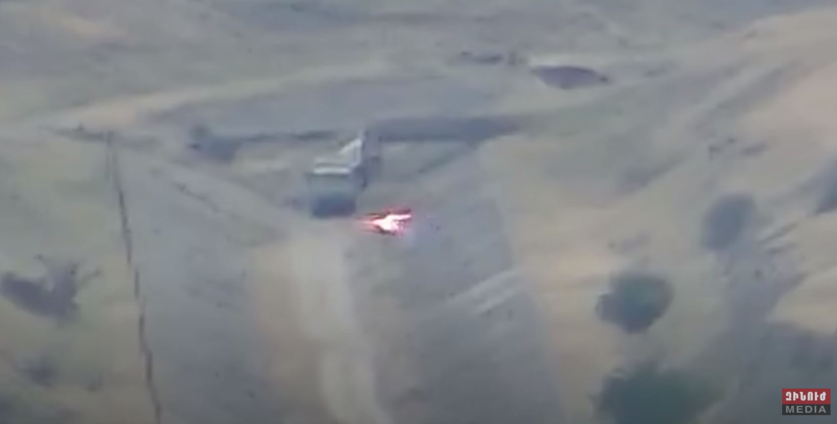 Vidéo : drone kamikaze arménien détruisant sa cible + destruction de blindés