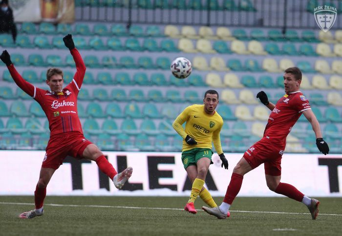 L’international arménien Vahan Bitchakhtchyan (Jilina) marque en championnat de Slovaquie