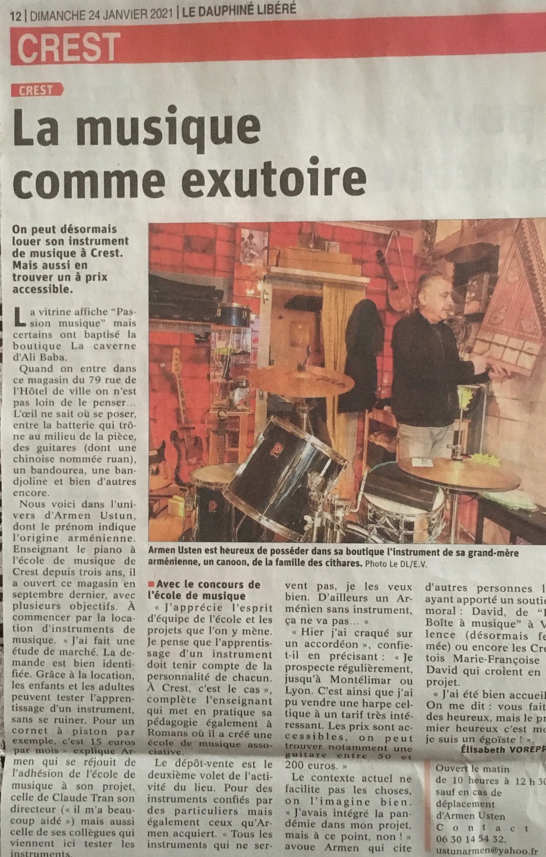 Le Dauphiné Libéré (édition de Valence sur la boutique d’instruments de musique à Crest près de Valence tenue par Armen Ustun