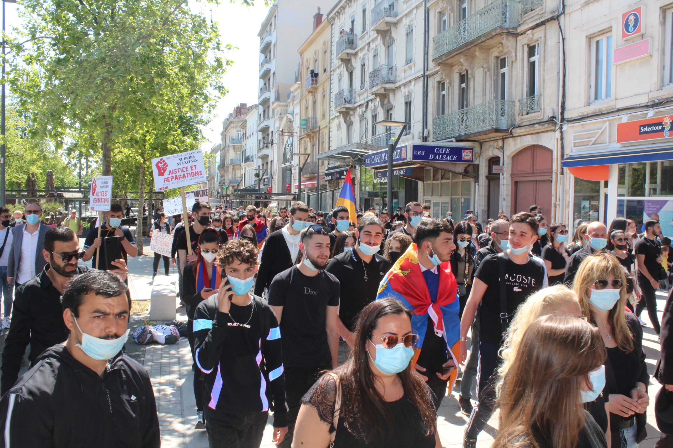 Un demi-millier de manifestants à Valence pour la commémoration du 106ème anniversaire du génocide arménien