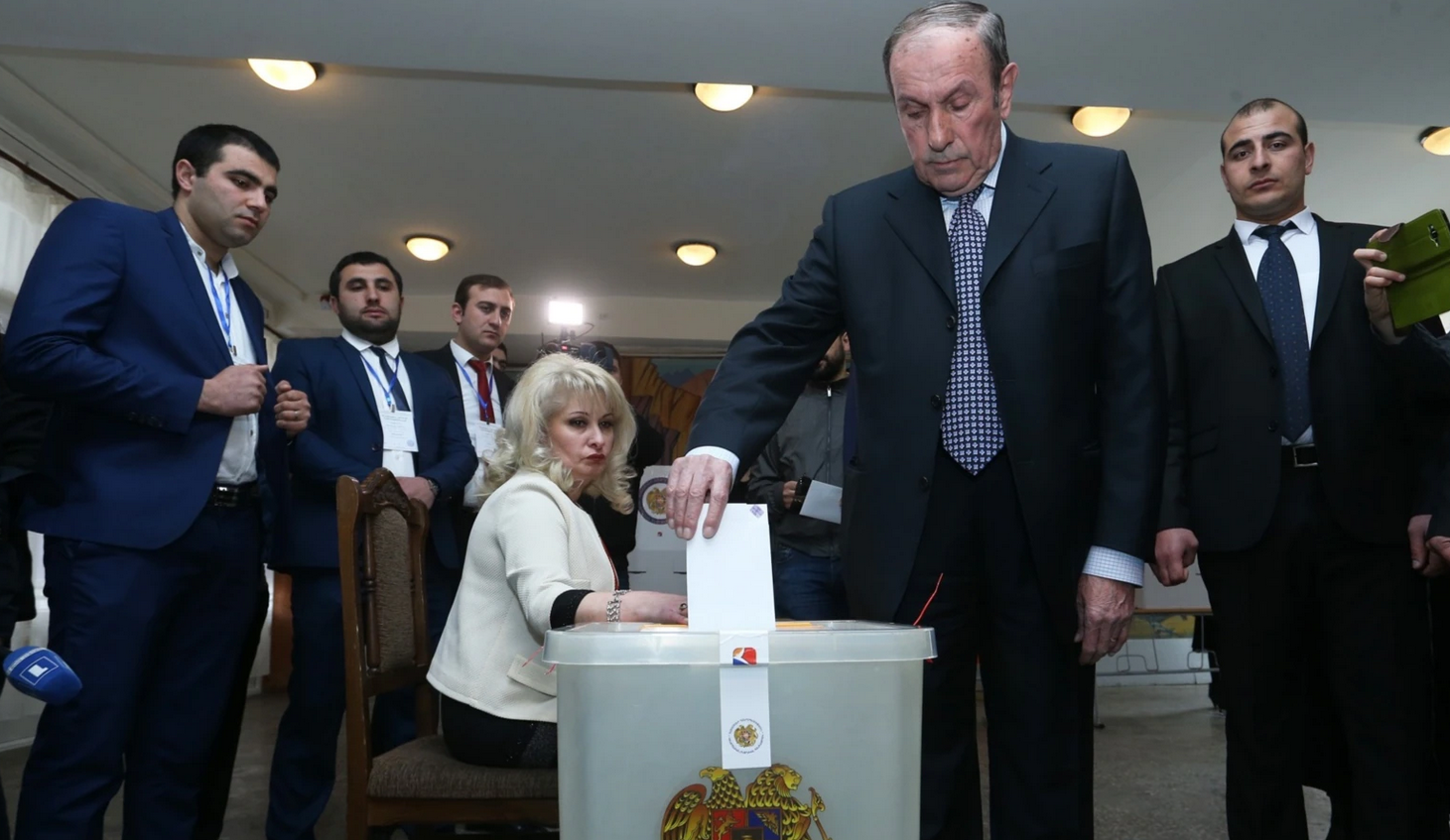 Ter-Petrosian met en garde contre les élections «inconstitutionnelles»