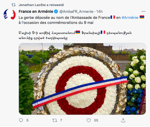 La gerbe de l’ambassade de France