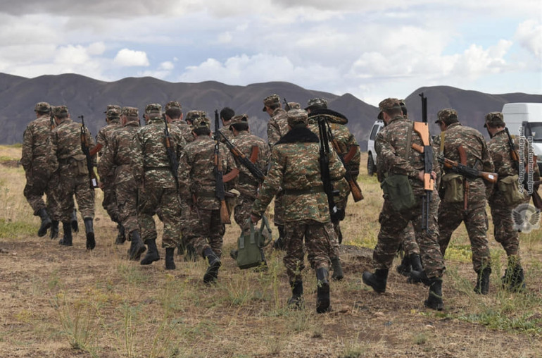 De nombreux hommes à Sissian dans la région de Syunik au sud de l’Arménie auraient pris les armes et seraient monté au front