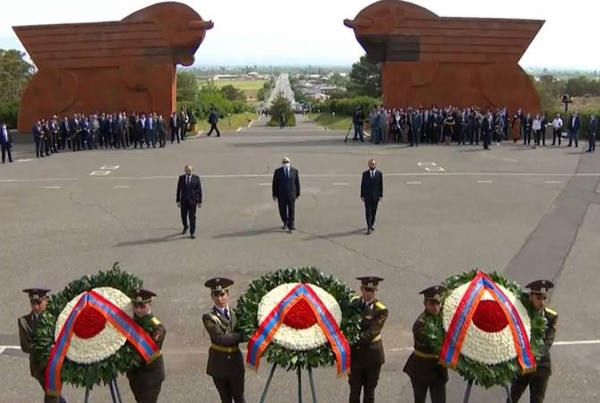 L’Arménie fête le 103e anniversaire de Sartarapat où Nikol Pachinian s’est rendu ce matin en compagnie de nombreuses personnalités