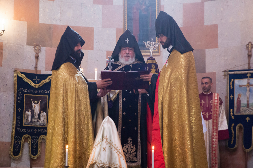 L’Eglise apostolique arménienne rejette les critiques de Pachinian