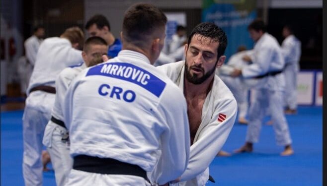 Ferdinand Karapeyan (Arménie) participe en Croatie à un stage de judo avant les 32e Jeux Olympiques de Tokyo