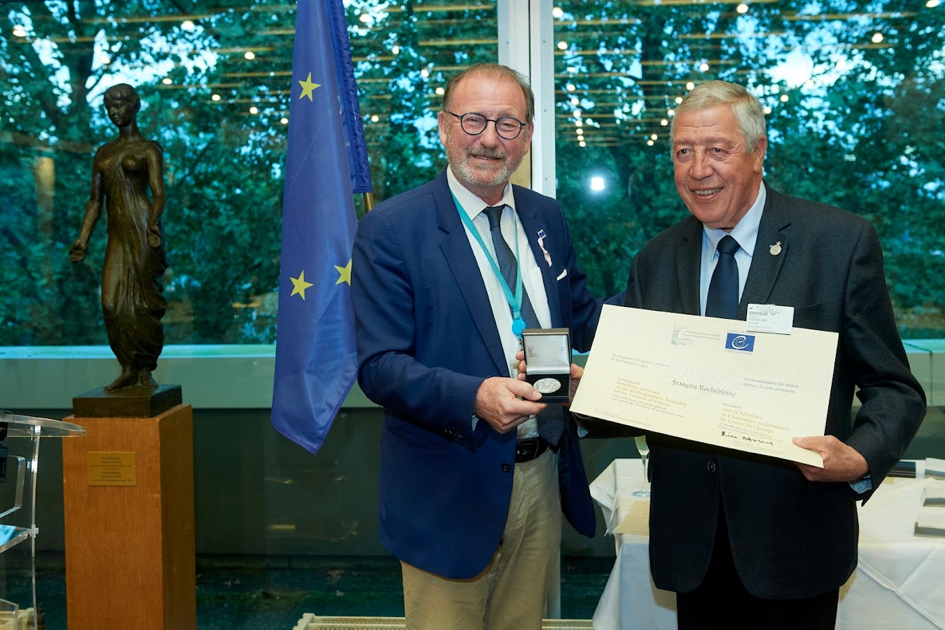 Remise du diplôme de l’Honorariat à François Rochebloine