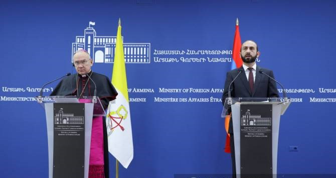 Ararat Mirzoyan affirme que le peuple arménien est reconnaissant au Pape pour la reconnaissance sans équivoque du génocide arménien