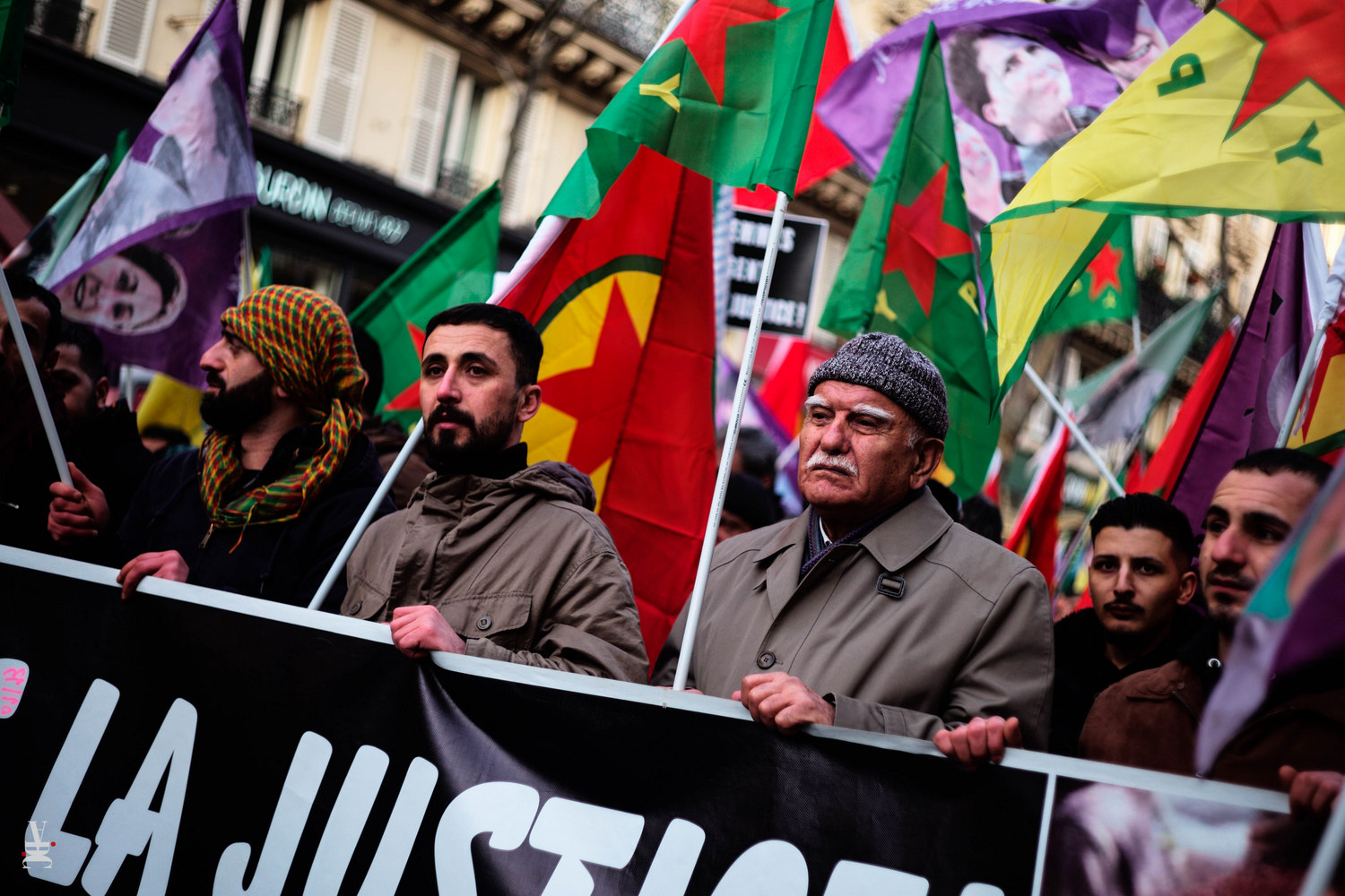 Des manifestants kurdes protestent à l’OIAC aux Pays-Bas