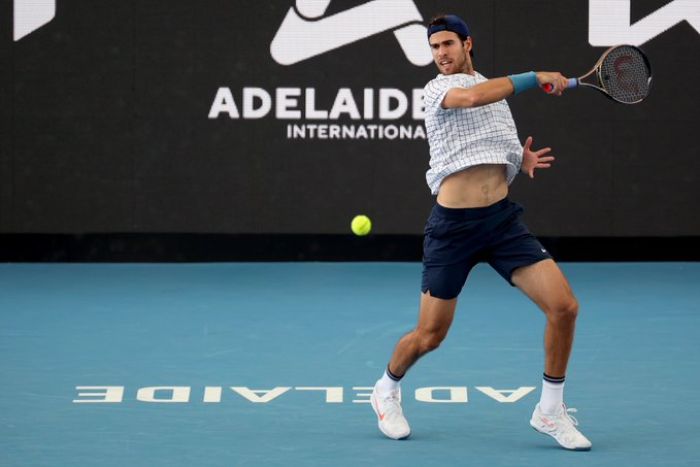 Karen Khachanov est en demi-finale du tournoi ATP d’Adelaïde (Australie)