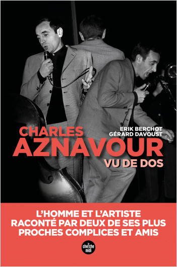 Charles Aznavour, vu de dos