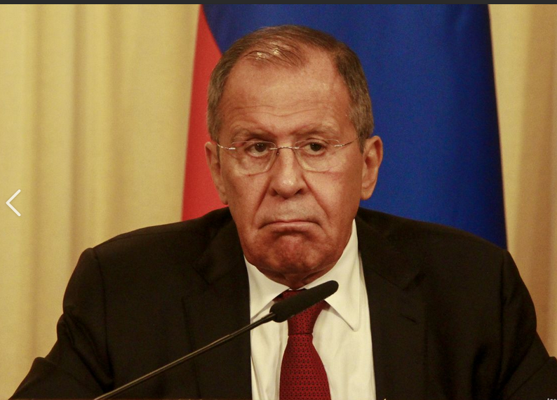 Passe d’armes impromptue à Ankara entre Lavrov et un journaliste ukrainien