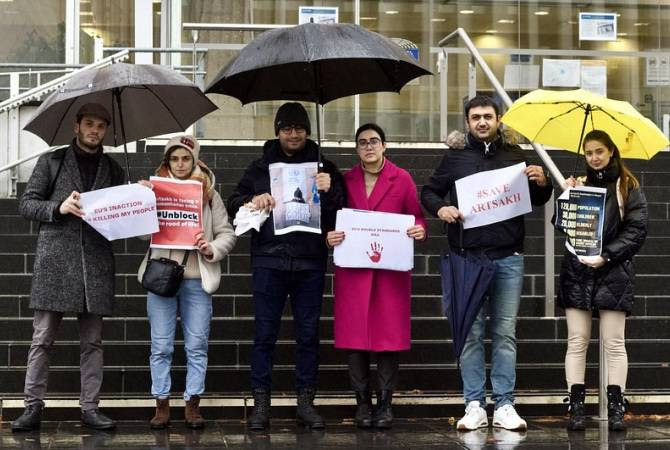 Manifestation devant le bâtiment du Parlement européen à Luxembourg