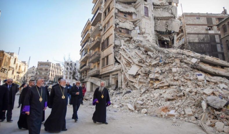 Le Catholicos Aram I a visité les zones touchées par le tremblement de terre d’Alep