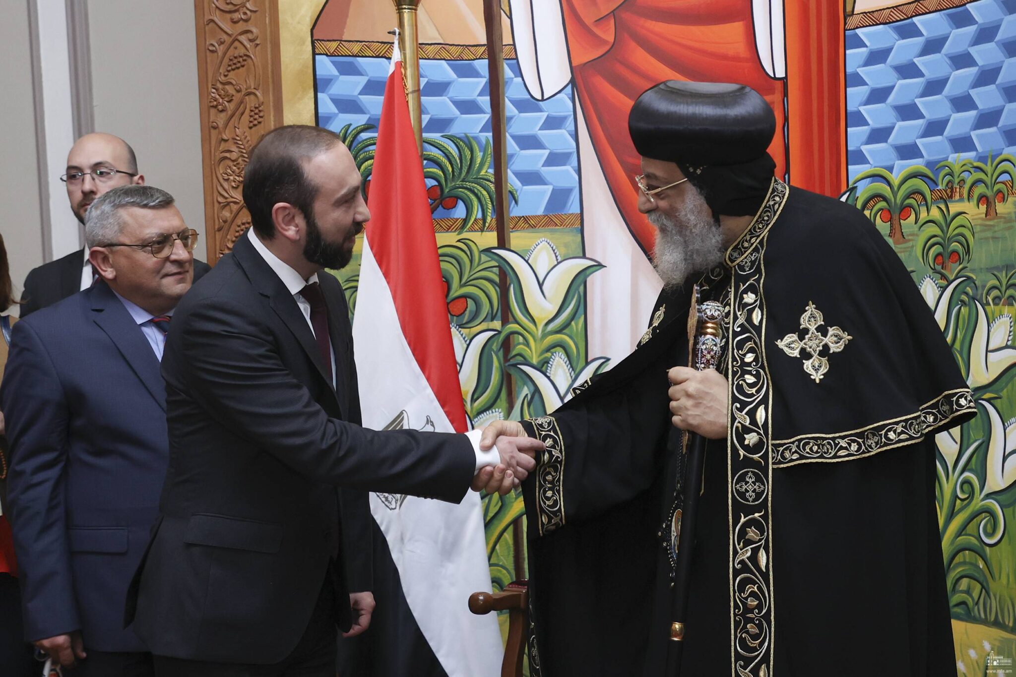 Ararat Mirzoyan a discuté en Egypte de la question de la paix dans le Sud-Caucase avec le chef de l’Église copte orthodoxe