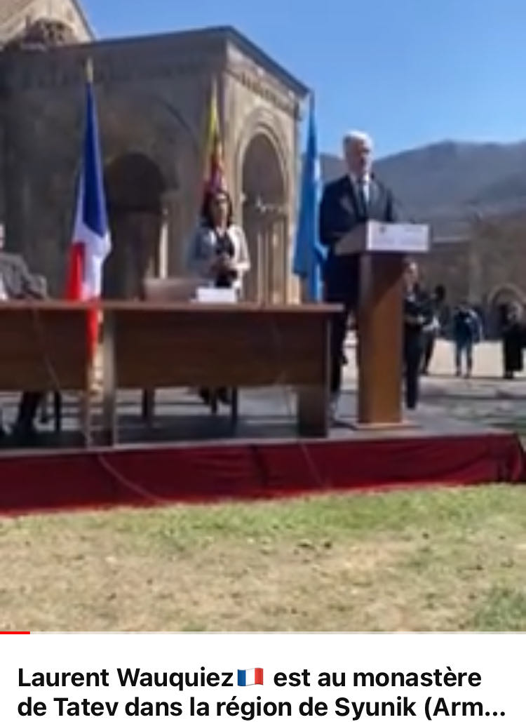 La délégation française de la région Auvergne-Rhône-Alpes avec son président Laurent Wauquiez, est dans la région de Syunik, discours au monastère de Tatev