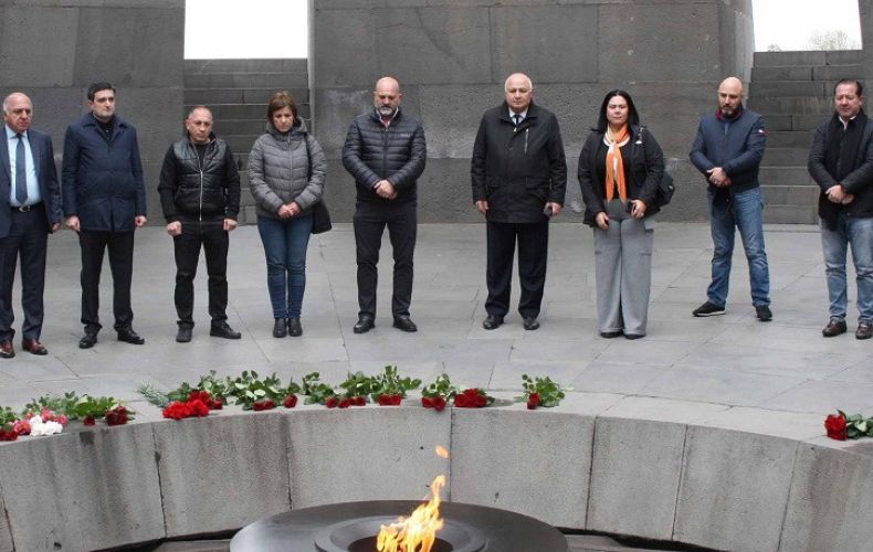 Les sénateurs mexicains ont visité le Mémorial du génocide arménien