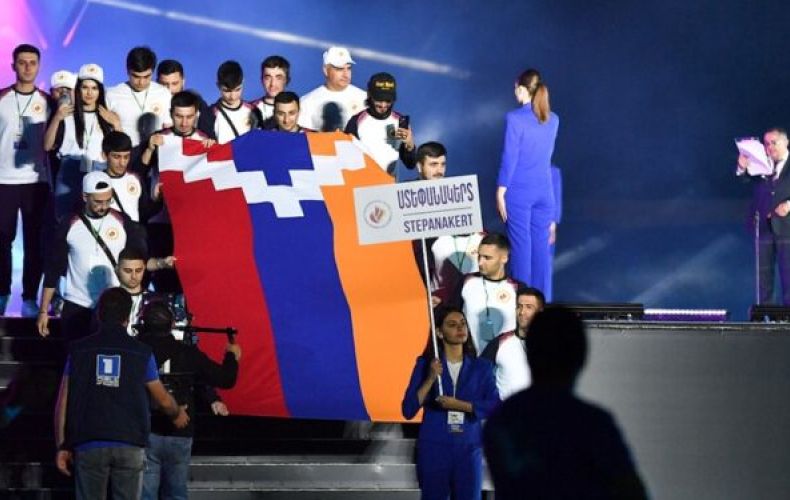 La délégation de Stepanakert a participé au défilé des 8e Jeux Panarméniens à Gumri, malgré le blocus qui frappe l’Artsakh