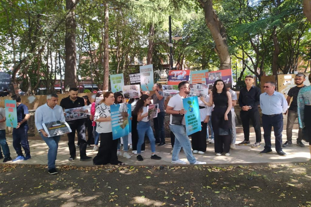 Les azéris manifestent contre l’Arménie devant le bureau de l’ONU à Tbilissi