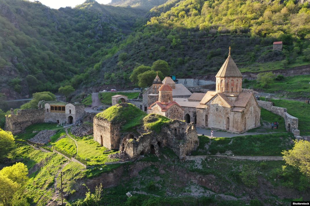 Le pape appelle à préserver les monastères du Haut-Karabakh