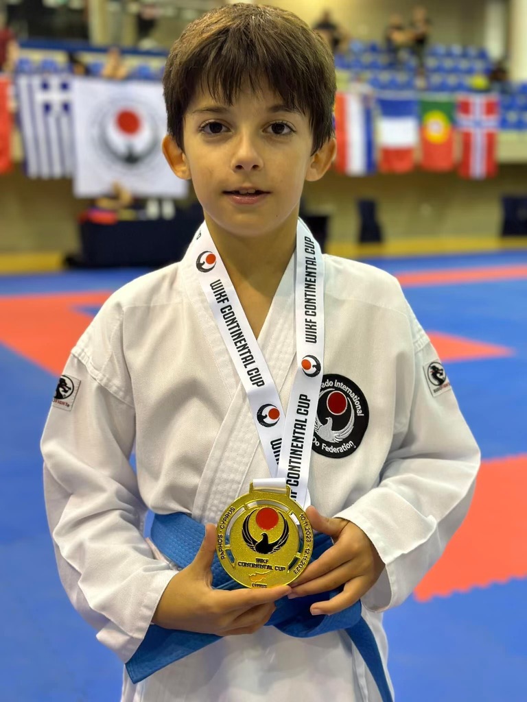 Alexandre Demirdjian, médaille d’or des championnats d’Europe de karaté dans la catégorie des 10-11 ans