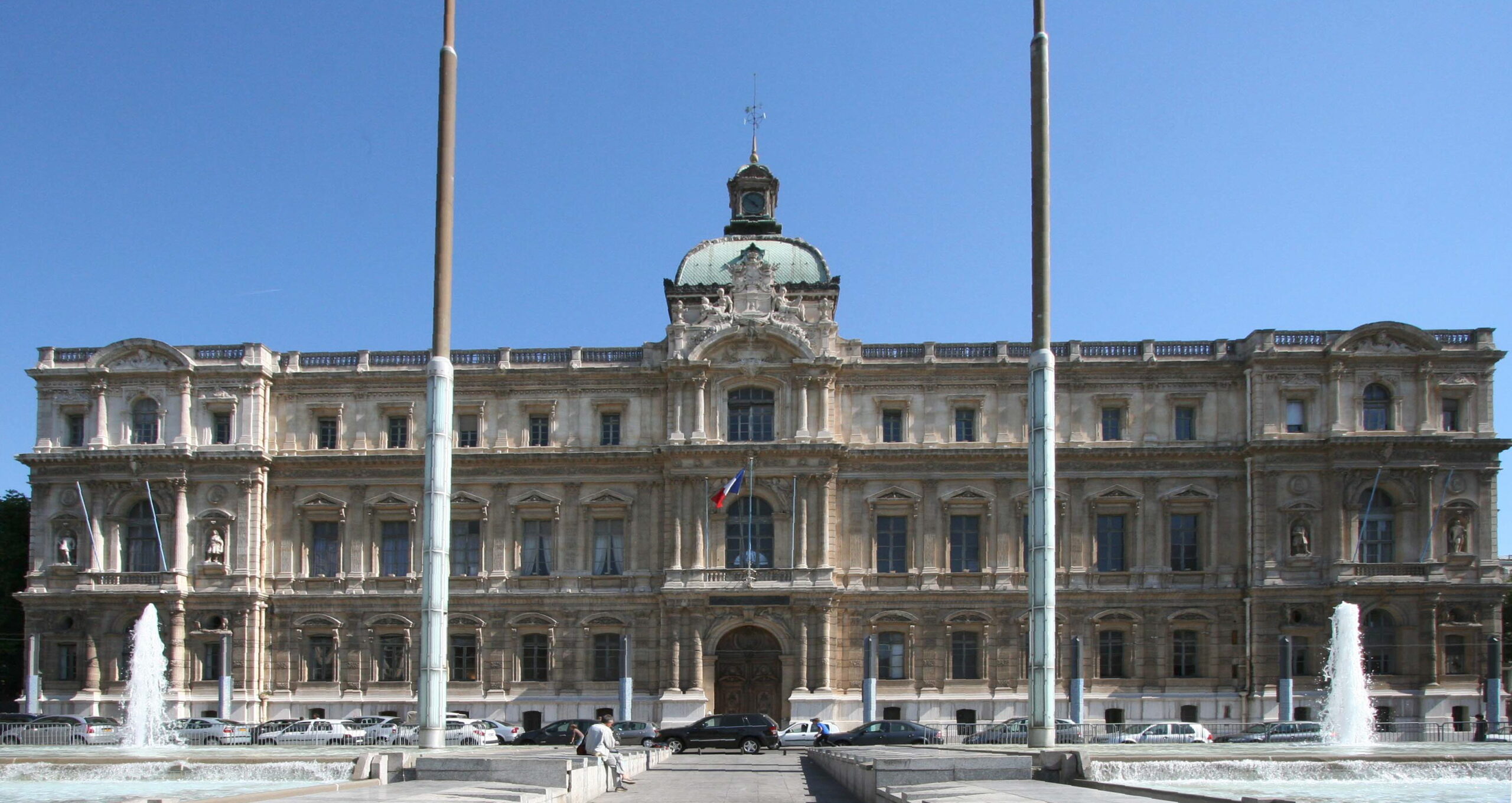 A Marseille, deux agents de la Préfecture jugés pour aide au séjour irrégulier