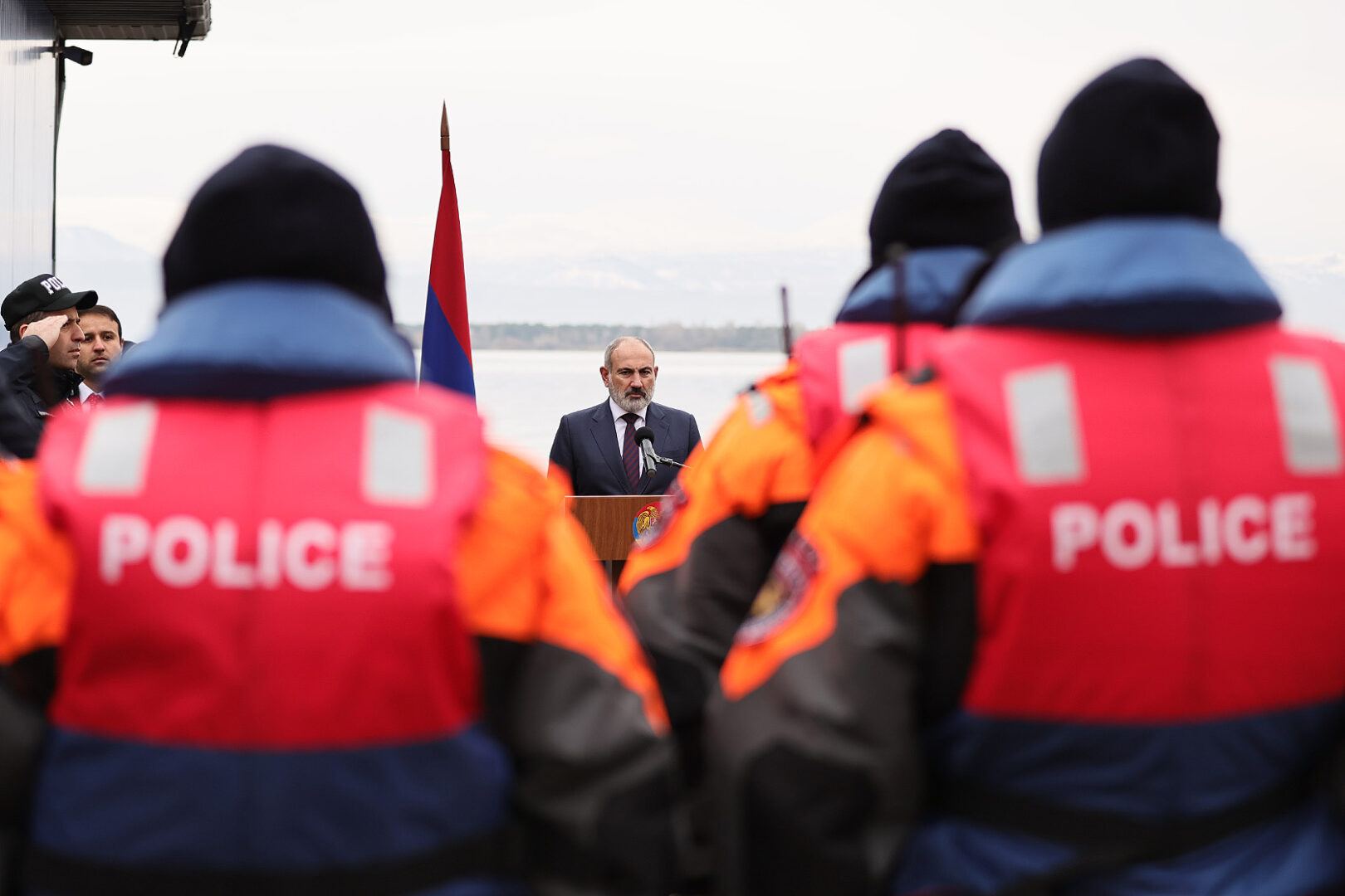 En Arménie, le policier et le sauveteur devraient devenir les personnes les plus fiables a rappelé Nikol Pachinian