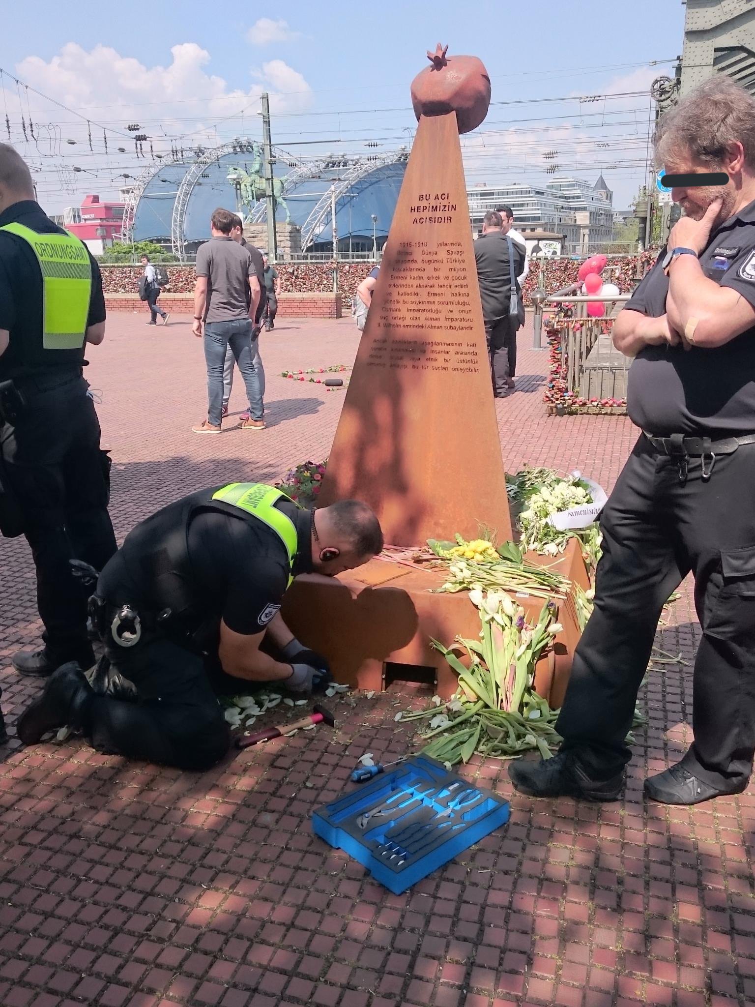 Le CCAF dénonce avec force le démantèlement du mémorial du génocide à Cologne