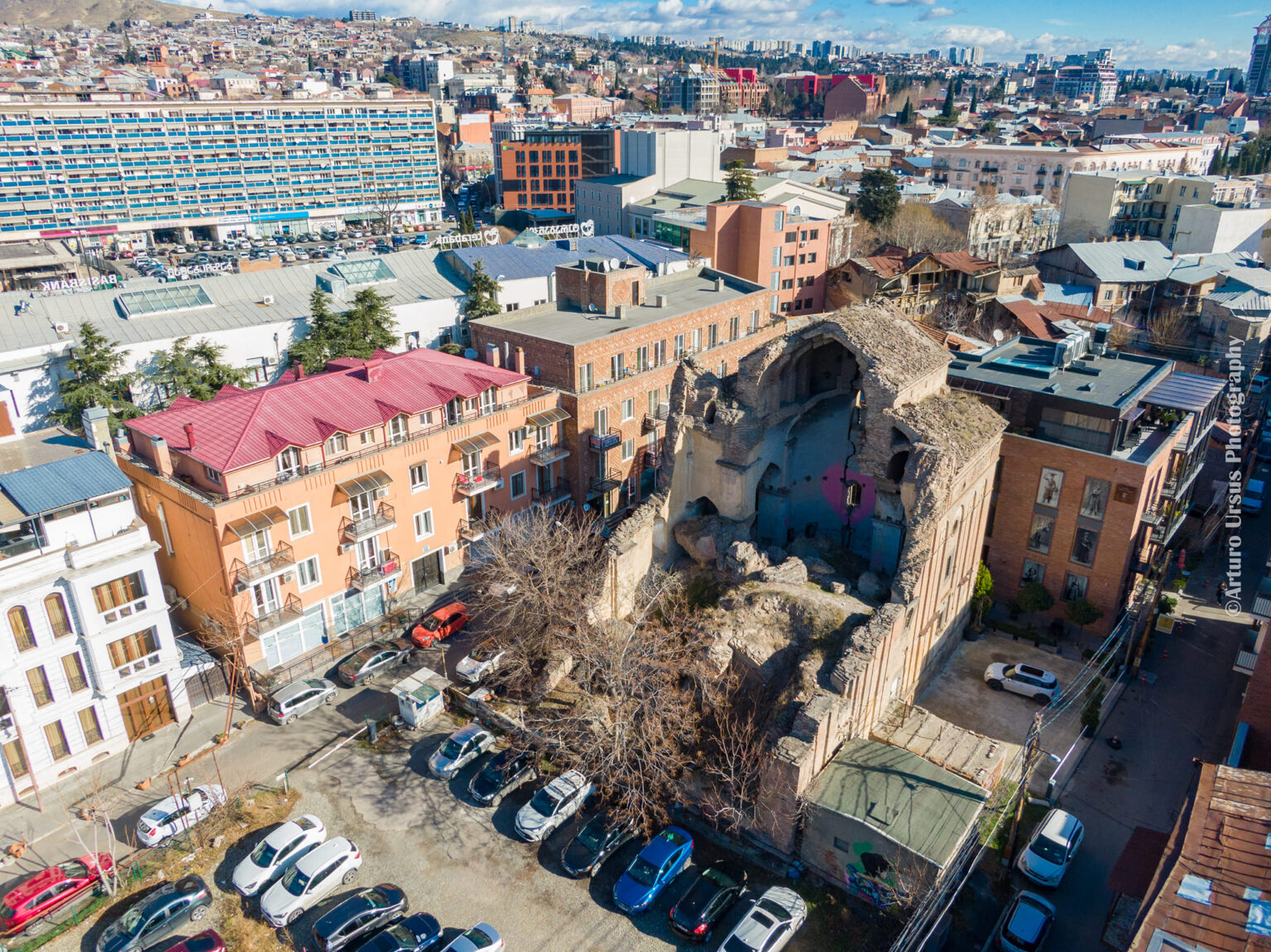 L’église arménienne Shamkhoretsots de Sourp Astvatsatsin (Sainte Vierge Shamakhoretsots) à Tbilissi est en danger