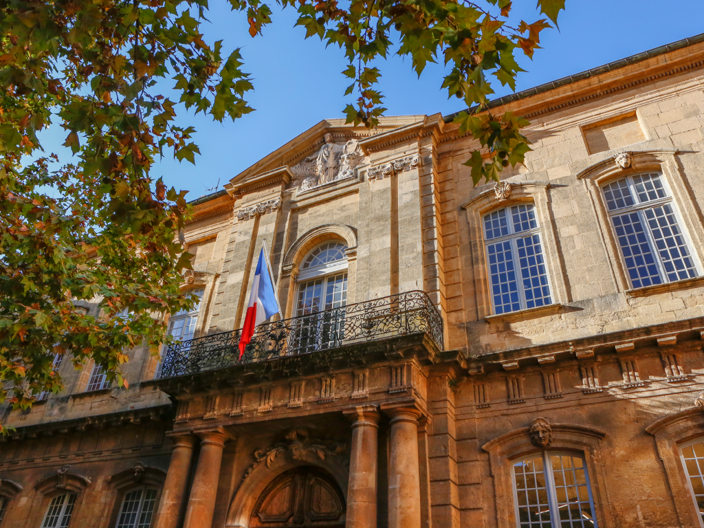 Diplômes douteux à Sciences Po Aix: l’ex-directeur en procès