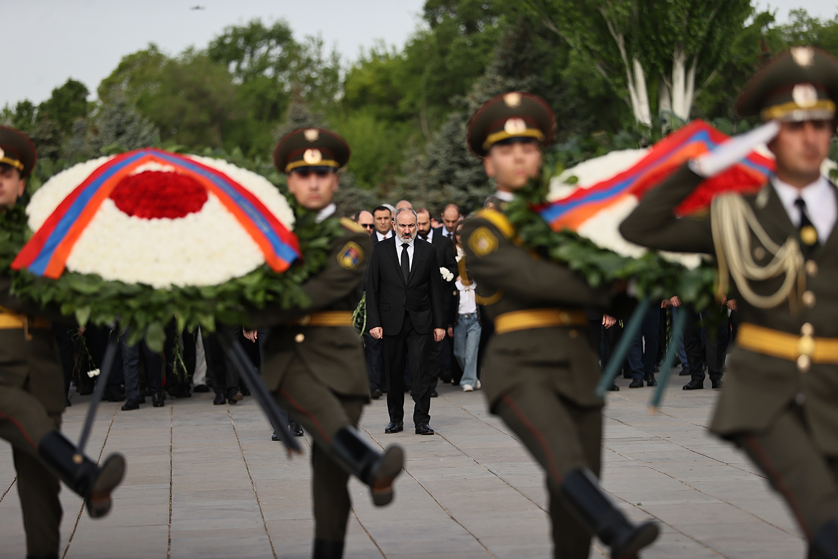 Nikol Pachinian et d’autres hauts responsables du gouvernement arménien ont rendu hommage à la mémoire de 1,5 million d’Arméniens victimes du génocide