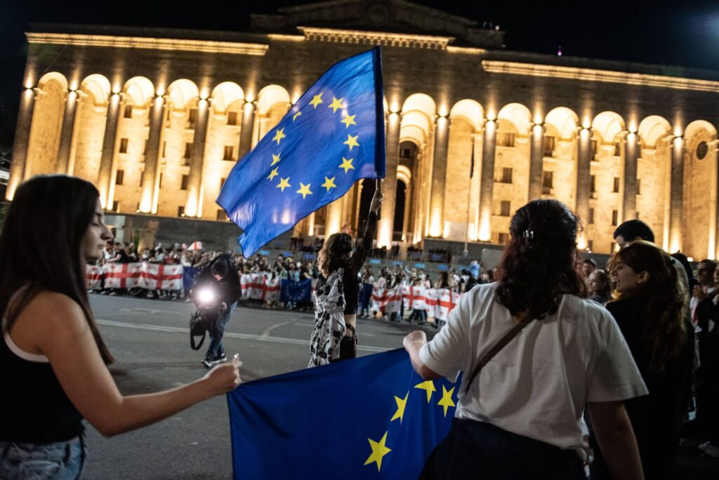 20.000 opposants pro-européens manifestent à Tbilissi