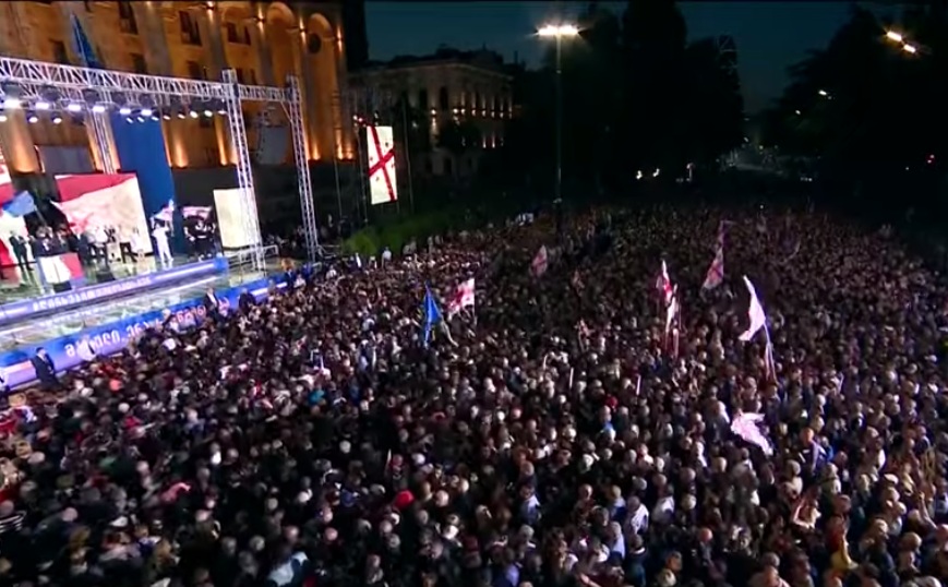 Le parti au pouvoir organise une contre-manifestation