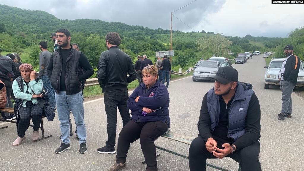 Reprise des manifestations dans un village frontalier arménien