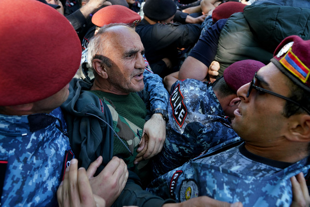 26 manifestants contre la cession de terres à l’Azerbaïdjan arrêtés