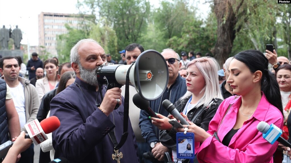 Le service de sécurité arménien disculpe Bagrat Galstanian, leader de la contestation