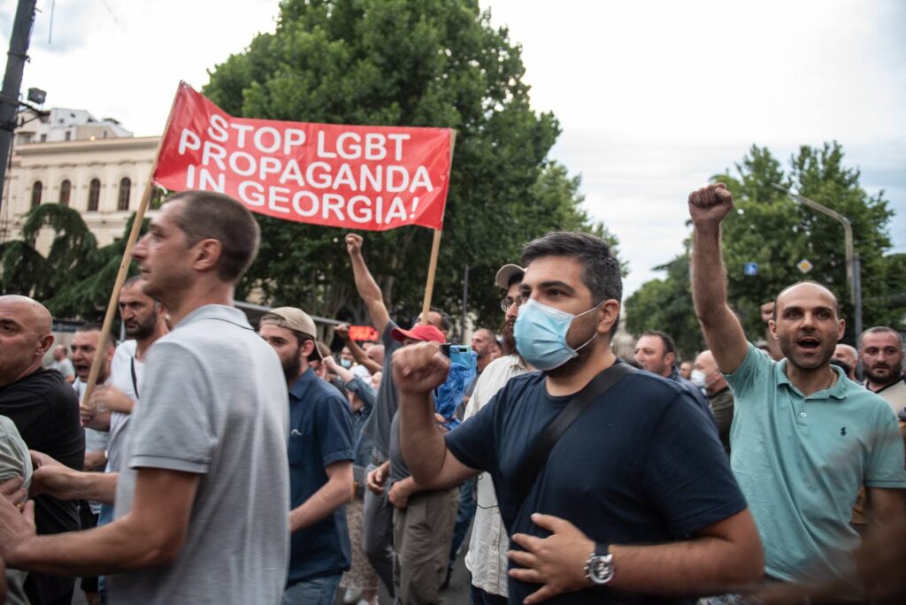 Introduction d’un projet de loi contre la « propagande LGBT »