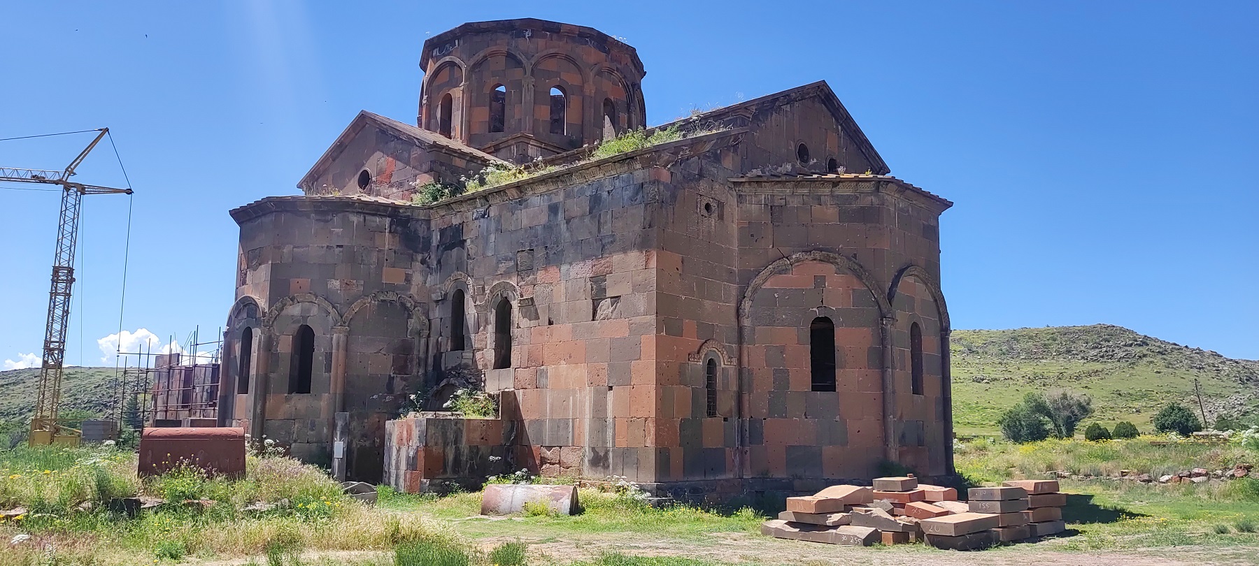 Avec le soutien de bienfaiteurs, des travaux de restauration de l’église Gathoghigé  de Talin (Arménie) et de la peinture murale seront réalisés